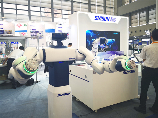 1539226435969737.jpg 雙臂機器人.jpg