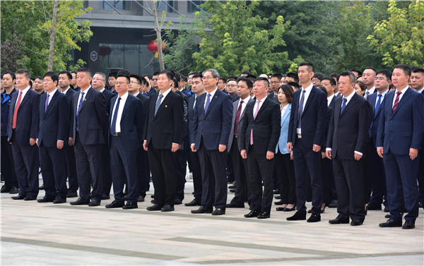1569824623264119.jpg 領導.jpg